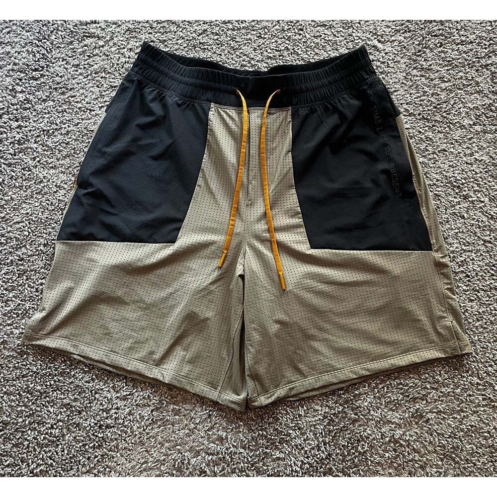 Lululemon Step Back Jump Shorts 9” Lined Lunar New Year Grey Athletic Mens Large